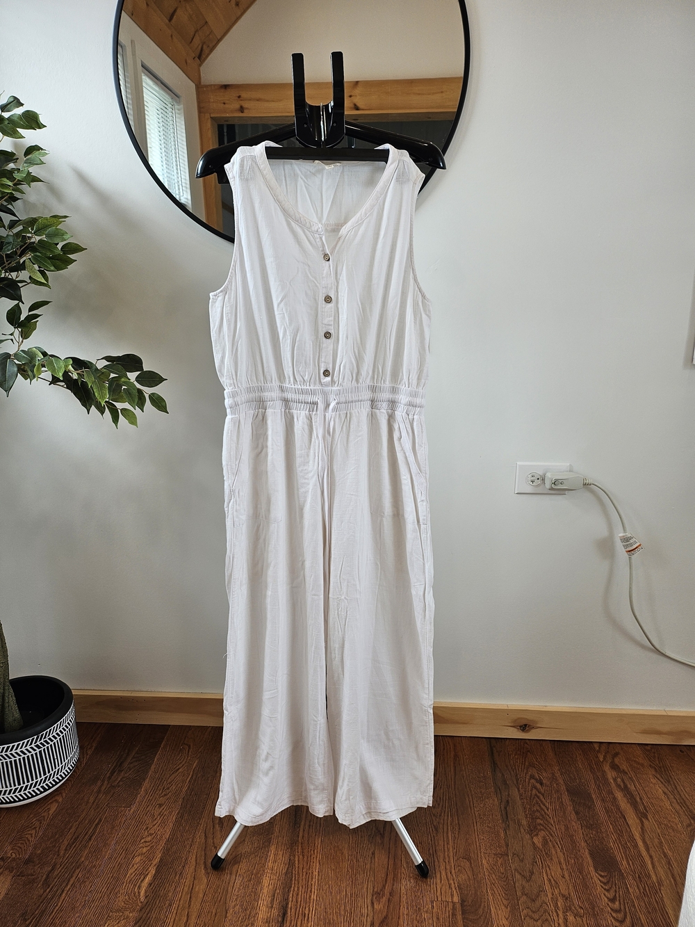 Sleeveless White Button-Front Summer Jumpsuit